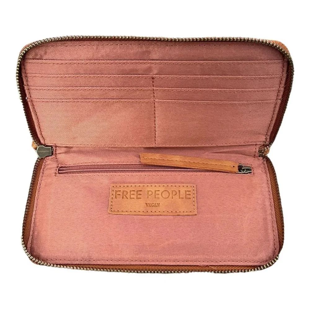 NWT Free People Vegan Leather Wallet - Picture 4 of 7